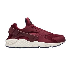 Light red nike huarache